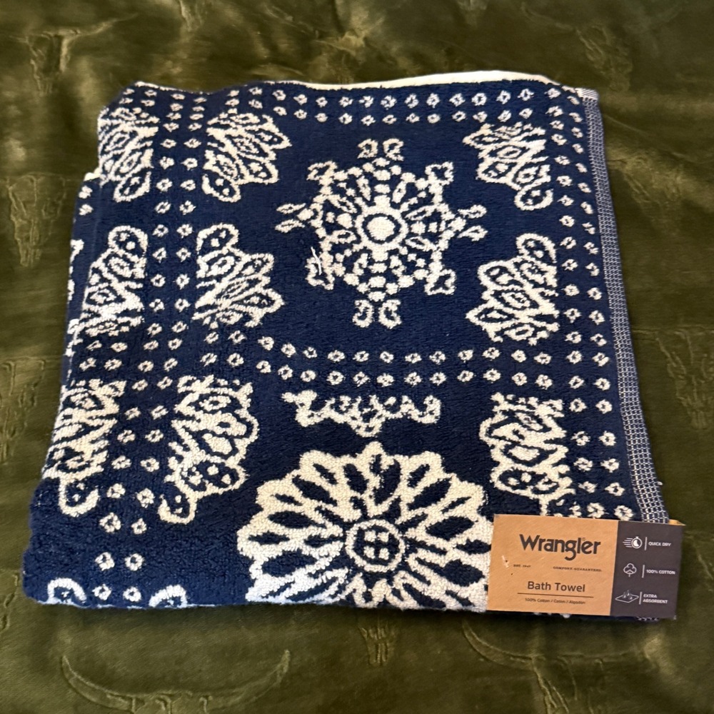 Wrangler Bath Towel Unisex OS Bandana Blue NWT Western Cotton Paisley Print